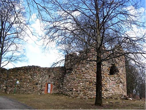 Замок в Алуксне (Мариенбург – Marienburg)